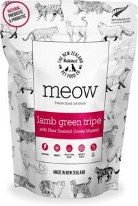 Freeze-dried lamb tripe cat treats for senior cats with digestive issues