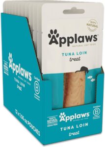 Freeze-dried tuna treats for older cats with sensitive digestion